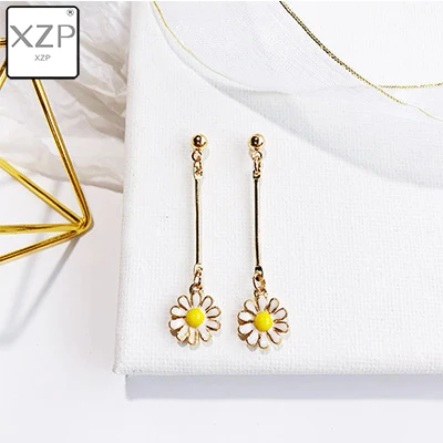 XZP летние милые маленькие с ромашками, эмалированное длинные серьги для женщин титановая Роза позолоченный металл ювелирные изделия девушки лучший подарок - Metal Color: Gold-color