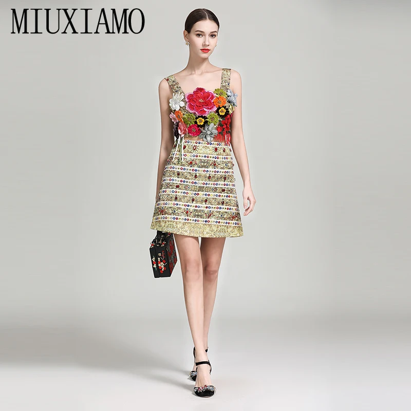 

MIUXIMAO Europe Fashion 2019 Spring Newest Luxurious Stereo Flowers Casual jumpsuit Diamonds Shorts Two-Piece Dress Women