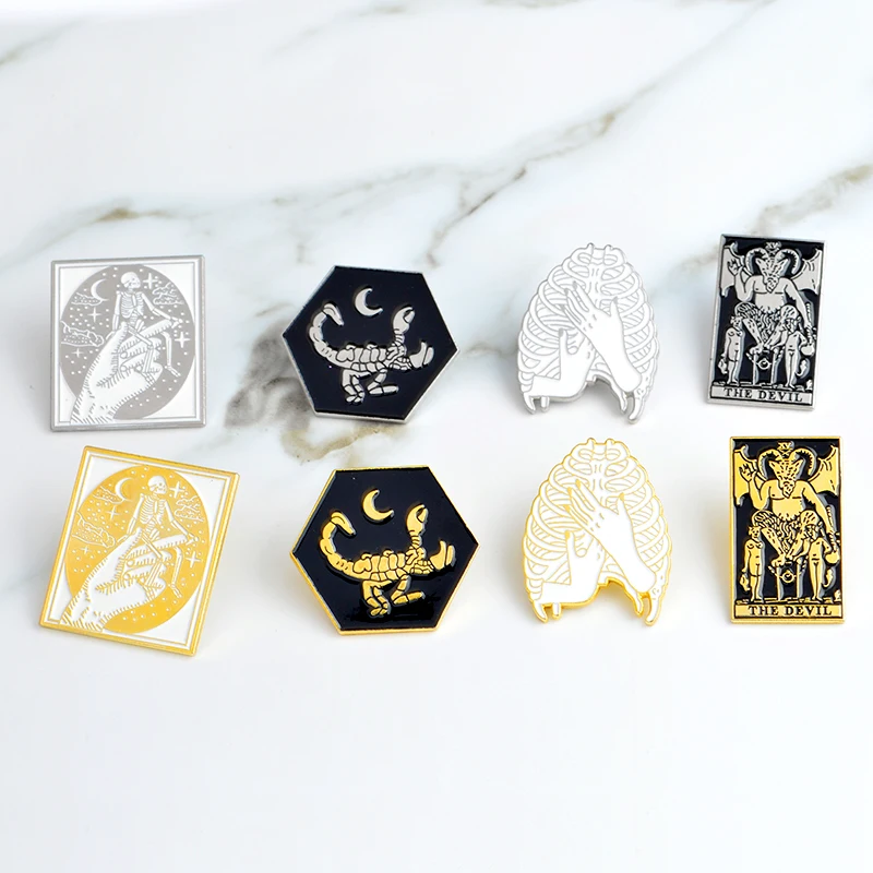 Gothic-Dark-Devil-Scheletro-Polmone-Mano-Scorpion-Spilla-Smalto-Oro-Argento-Pins-Sacchetto-Pulsante-Bavero-giacca (1)