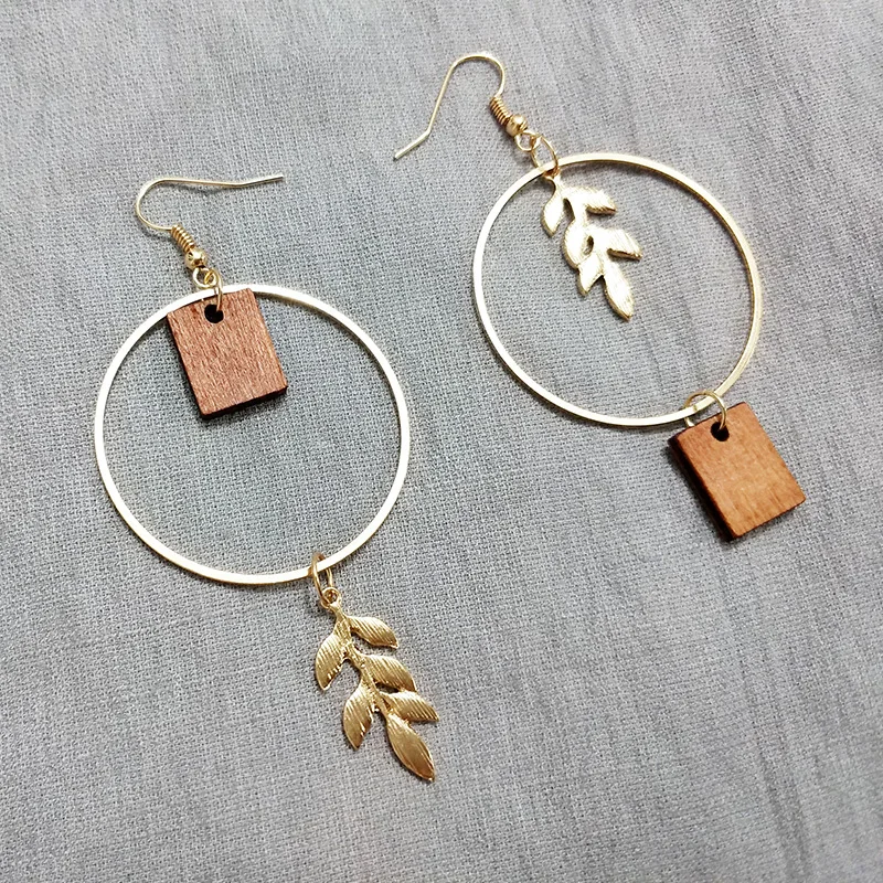 

Asymmetry Dropping Earrings With Fashion Wooden Geometric Leaves New Accessories Gifts Charm For Girls Women Wholesale