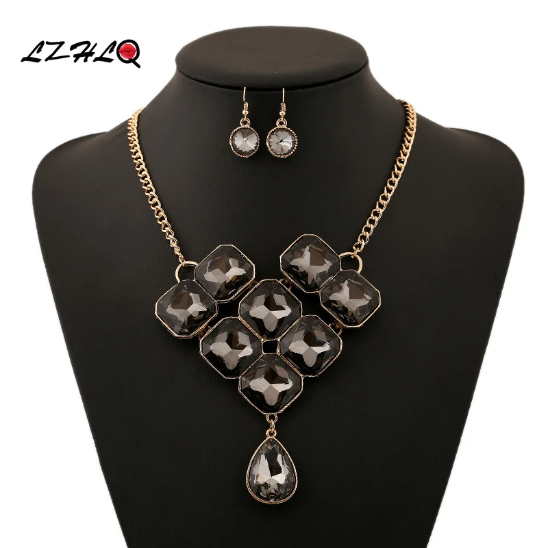 

Women Elegant Water Drop Necklace Romantic Crystal Clavicle Necklaces Maxi Vintage Pendant Collier Jewelry Statement