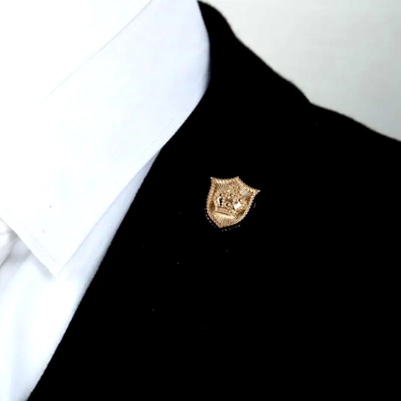 Bovvsky مصغرة الرجال دبابيس تاج ذهبي اللون درع صدر الحجاب دبوس النساء القبعات وشاح دعوى بروش ملابس أبازيم بروش