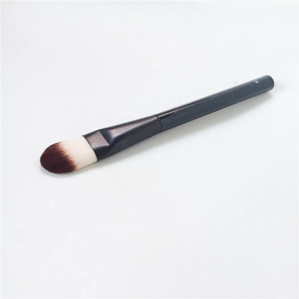NYX 07 FOUNDATION BRUSH _ 2