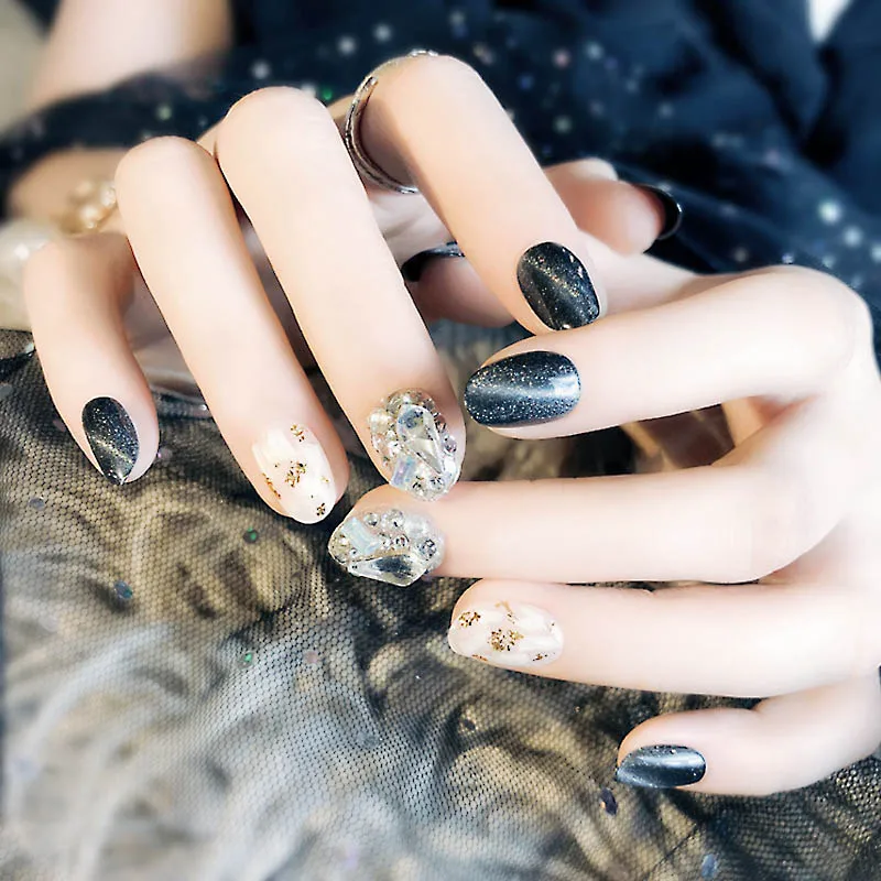 

Girls Oval Short Artificial Nail Art Tips With Glue Black Color Full Cover False Nails Fashion Shining Rhinestone Fake Nail