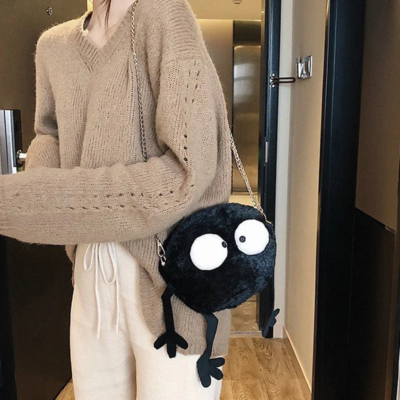 

Japan Anime Spirited Away Plush Crossbody Bag Black Briquettes Monster Baby Coin bag Cartoon Elf Pom Swag Mini Bag Girl Gift