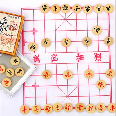 2019 Chino madera juego de ajedrez tradicional juego de ajedrez de tablero de juego de rompecabezas chino familia juego XiangQi
