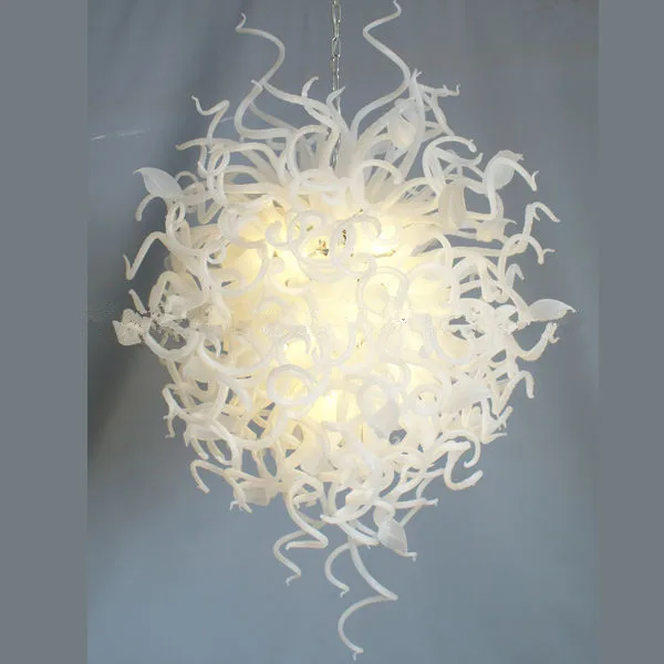 zeitgenössischer kronleuchtertisch aus glas weiß glas material hochzeit tisch center dale chihuly murano glaskugeln kronleuchter in zeitgenössischer kronleuchtertisch aus glas weiß glas material hochzeit tisch center dale chihuly murano glaskugeln kronleuchter in