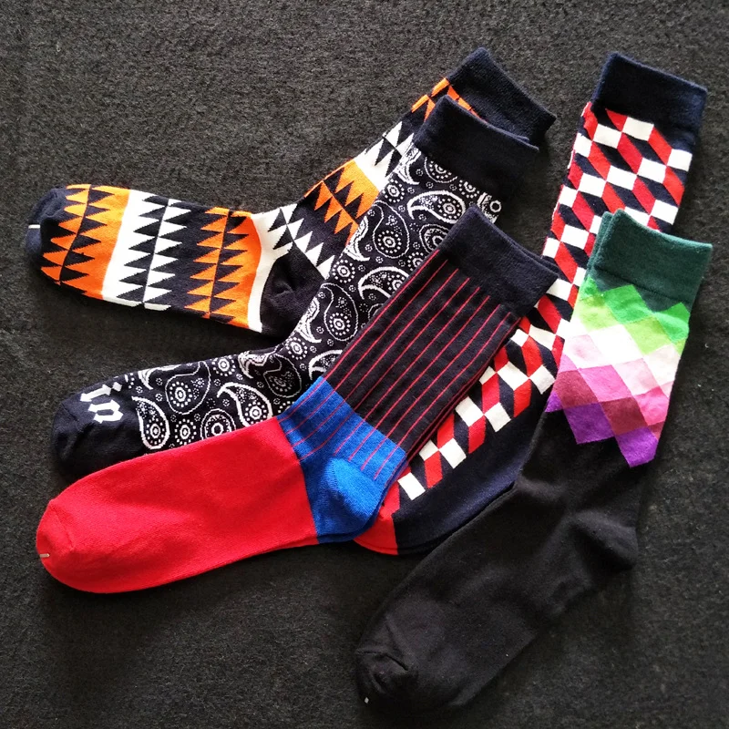 

New men cotton socks color vertical stripe gossip figure novelty Harajuku hit color point long wedding socks men dress socks