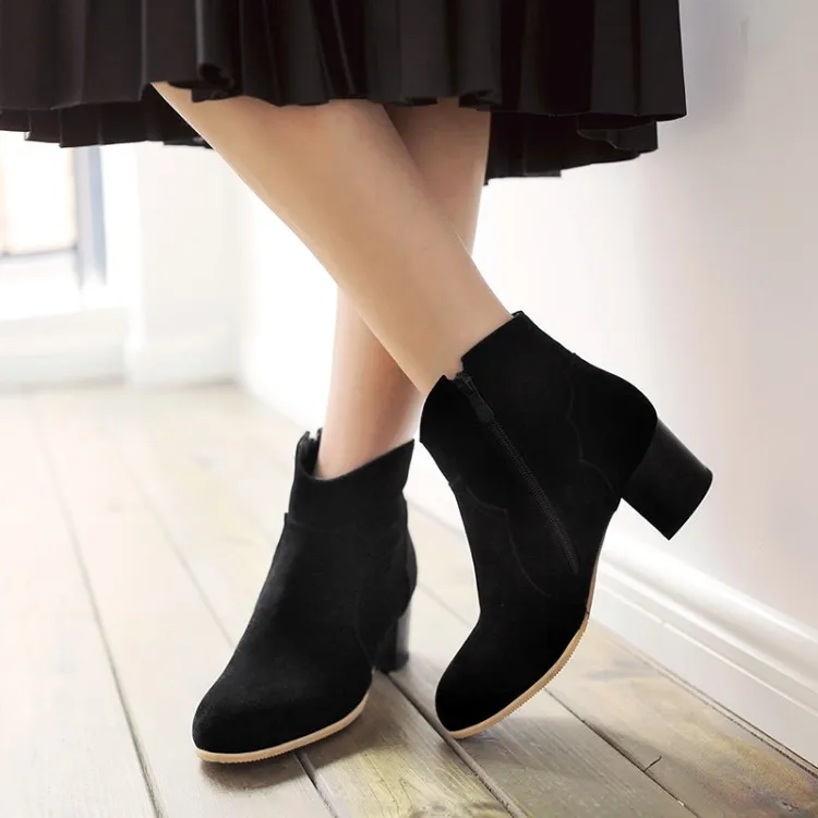 

Big Size 11 12 13 14 15 16 Ma'am Coarse heel Short boots Pure color Boot barrel Suede high-heeled boots
