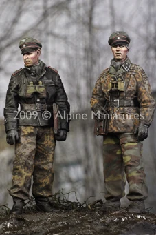 1:35 LAH Officers in the Ardennes (2 фигурки) 2
