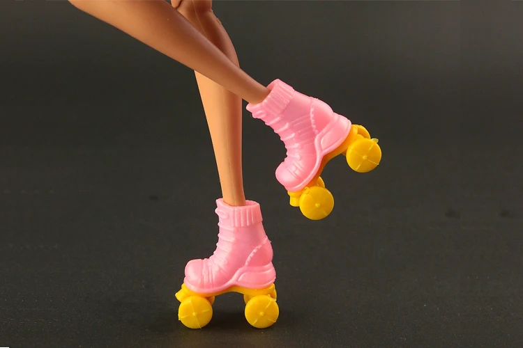 Doll Shoes 5 pair / lot Pink Roller Skates For barbie doll Fashion Short boots