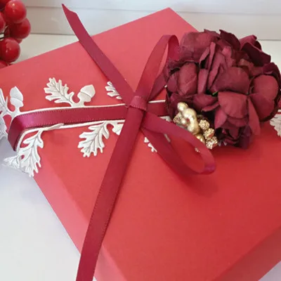 Горячая Специальное предложение пакет подарочные бумажные коробки 10*12*3,5 см эксклюзивный пользовательский цветок бабочка красная Свадебная коробка упаковка