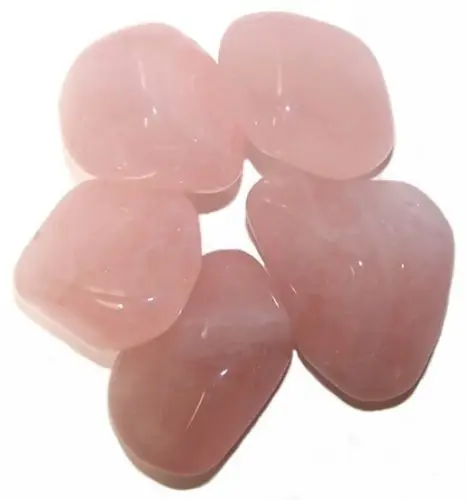 Розовый прозрачный камень. Камень розового цвета. Розовый поделочный камень. Розовый полудрагоценный камень.