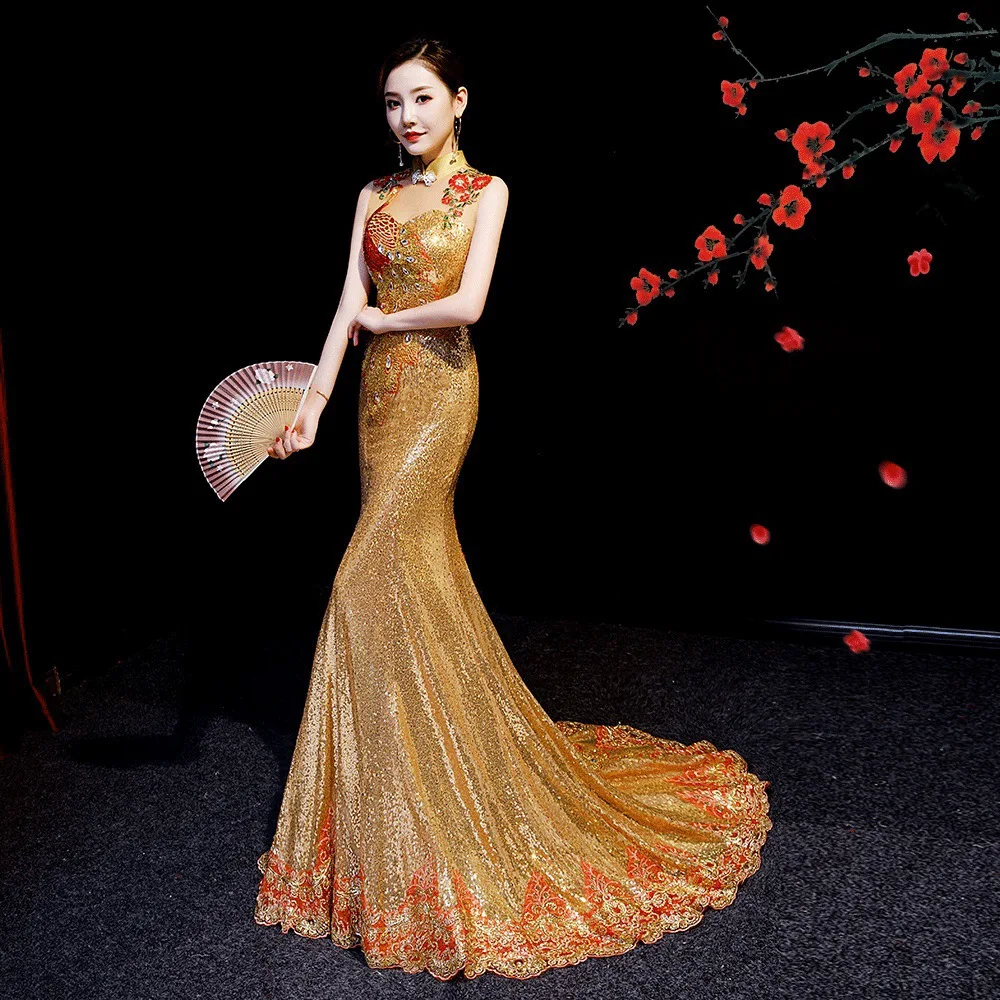

Gold Noble Women Evening Dress Bling Peacock Sequins Cheongsam Celebrity Luxurious Stage Show Costumes Glitter Party Maxi Qipao