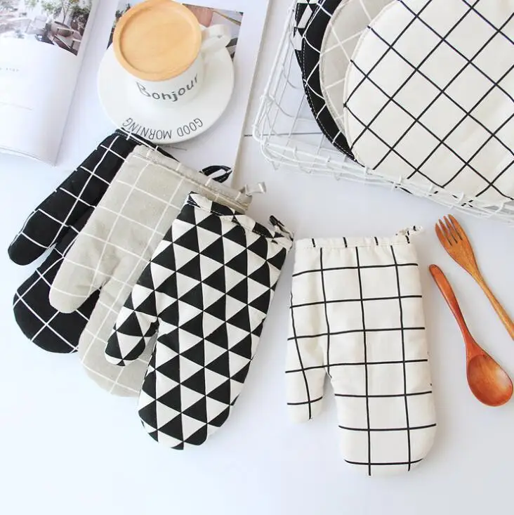 

TECHOME Home Kitchen Placemat Cotton and Linen Insulation Gloves Set Insulation Pad Kitchen Baking Supply Microwave Oven Gloves