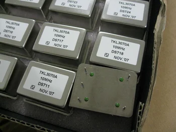 

old NDK OCXO TKL3070A 10MHZ High Stability Constant Temperature Crystal Vibration 12V Square Wave Compressible Control