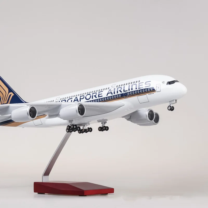 1: 160 самолет Airbus A380 Сингапур Авиакомпания Модель W свет и колесо литье под