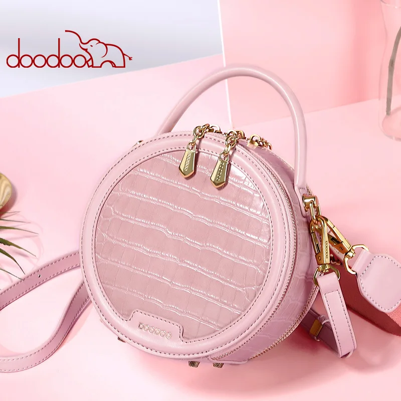 

2019 new Messenger bag female Bag retro rivet shoulder bag casual handbag small round package Small Tote Women Famous Brands