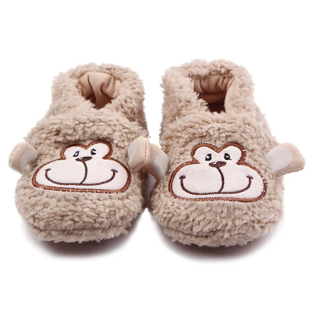 

Kids Slippers Children Plush Warm Home Crib Shoes Boys Girls Coral Velvet Cartoon Winter Indoor Soft Soled Shoes.CX200C