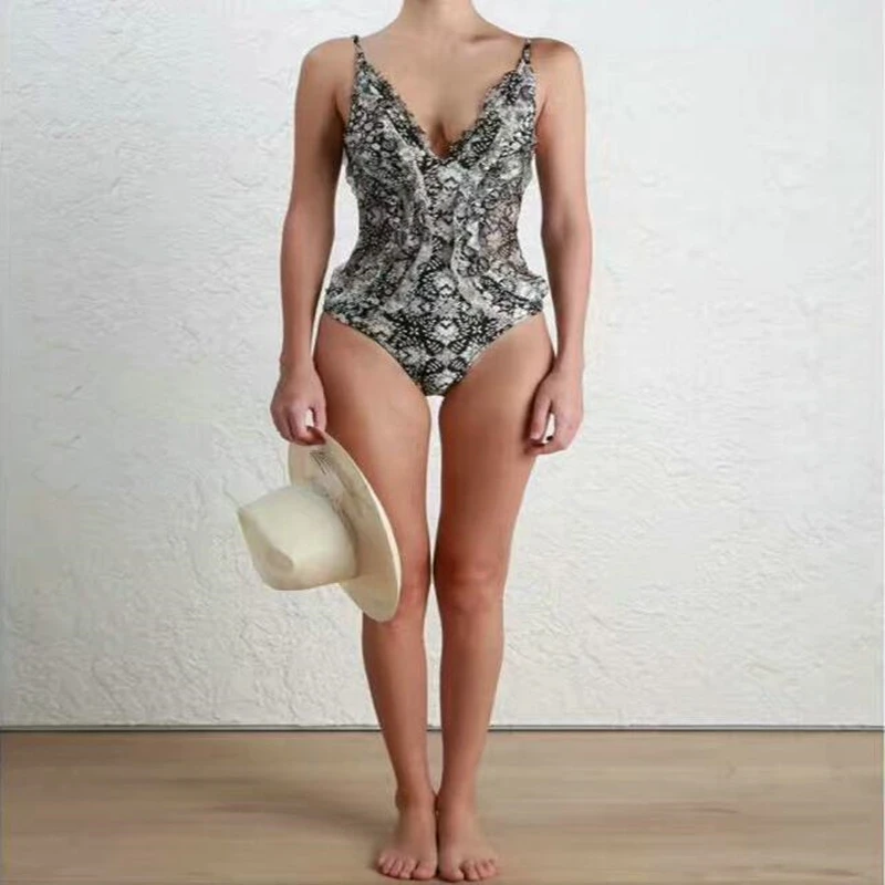 

2018 new black and white flowers multi layer lace deep V triangulation women's swimming suit