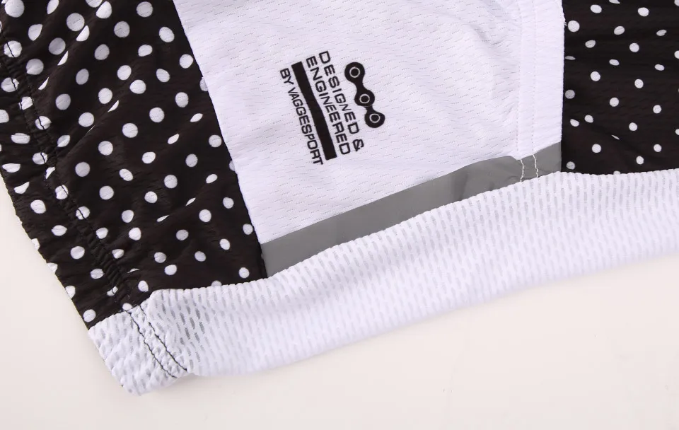 two-reflective-stripe-on-side-of-pocket