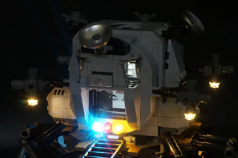 Дешево Kyglaring светодиодный светильник комплект для 10266 Apollo 11 Moon посадочная корзина