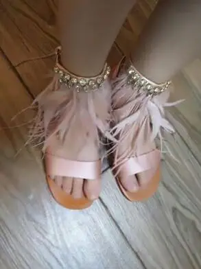 

Hot Selling Women Crystal Feather Fringe Decoration Summer Flat Sandals Super Fashion and Comfortable Shoes