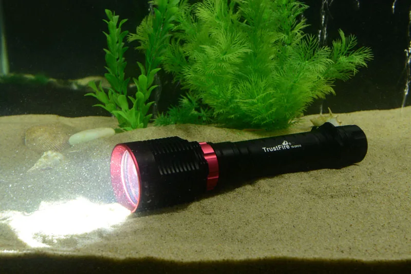 US $114.00 2016 TrustFire DF010 LED Diving FlashlightXHP70 1600 LM Waterproof 50M amp Original 226650 Rechargeable Battery amp Charger