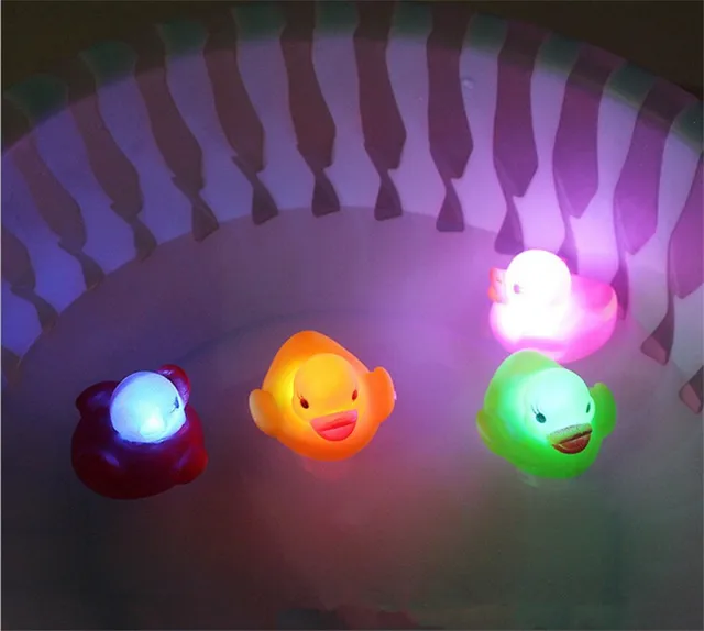 Rubber Duck Bath Flashing Light Toy Auto Color Changing Baby Bathroom Toys Multi Color LED Lamp Bath Toys For Children
