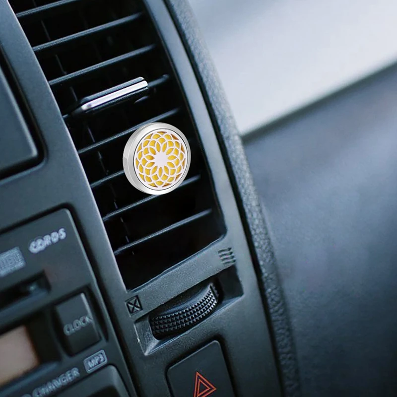 

Stainless Steel Car Air Outlet Clip 2019 Hollow Tree Open Magnetic Lock Aromatic Clip Aromatherapy Essential Oil Box Jewelry