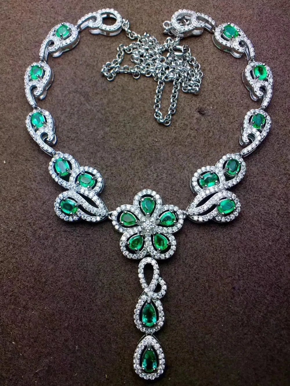  Collier pendentif vert émeraude naturel S925 argent collier de pierres précieuses naturelles fleur 