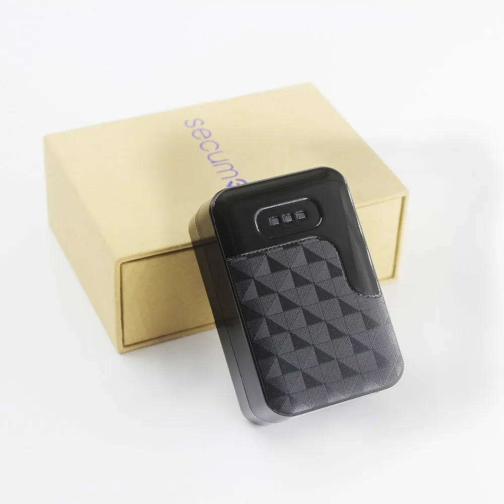

Car GPS Tracker G200 Super Magnet Vehicle Tracker Locator Tracking Device GPRS Non- installation GPS built-in GSM /GPS antenna