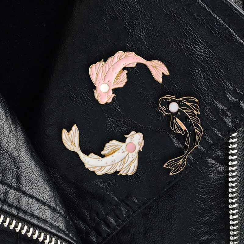 

New 1Pcs Koi Brooch Cute Goldfish Carp Enamel Pin Denim Lapel Fish Badge Family Kid Blessing Gifts Friends Personality Jewelry
