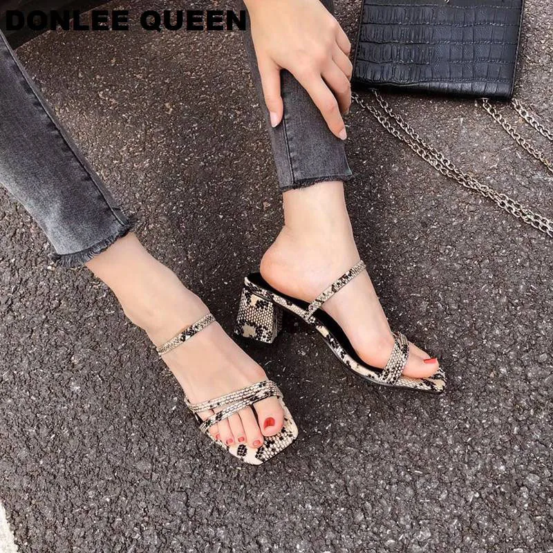 Сандалии DONLEE QUEEN женские на среднем каблуке босоножки из змеиной кожи без