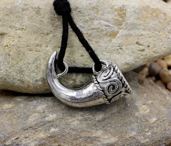 

Men Norse Viking rider Worrior Celtic Horn Pendant Solid Pewter
