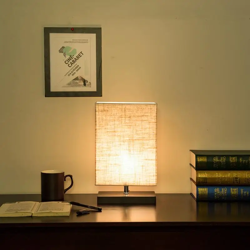 

Minimalist Novelty Romantic Wood Table Lamp for Bedroom Bedside Desk Lamp White color