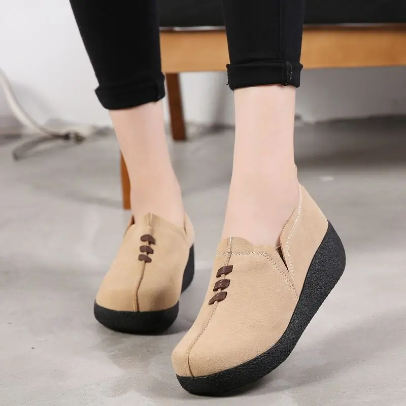 

Women Sneakers 2018 New Women Flats Shoes Ladies Red Slip-On Cow Leather Breathable Large size Walking Flats Casual Shoes