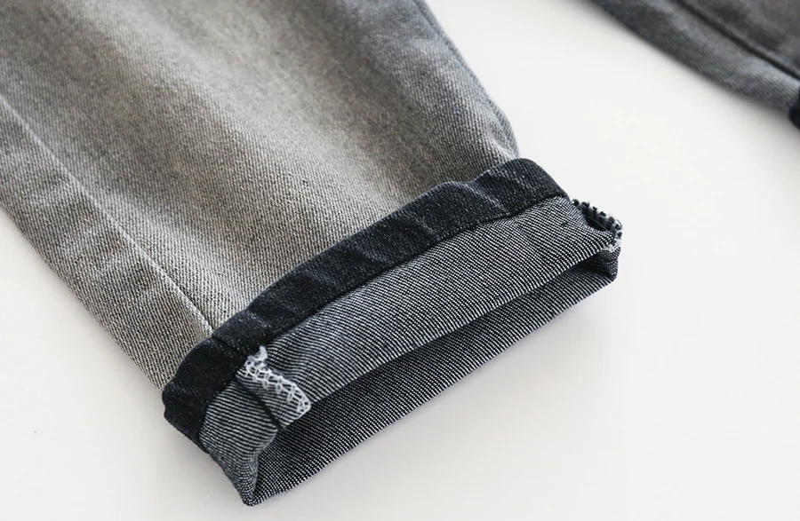 8933099070_457880003