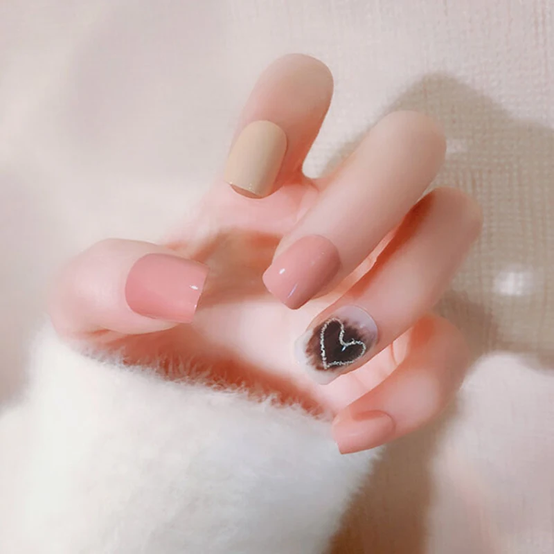 Hot 24Pcs Pink False Nails With Heart Pattern Wedding Acrylic UV Gel Full Fake Nails Art Tip