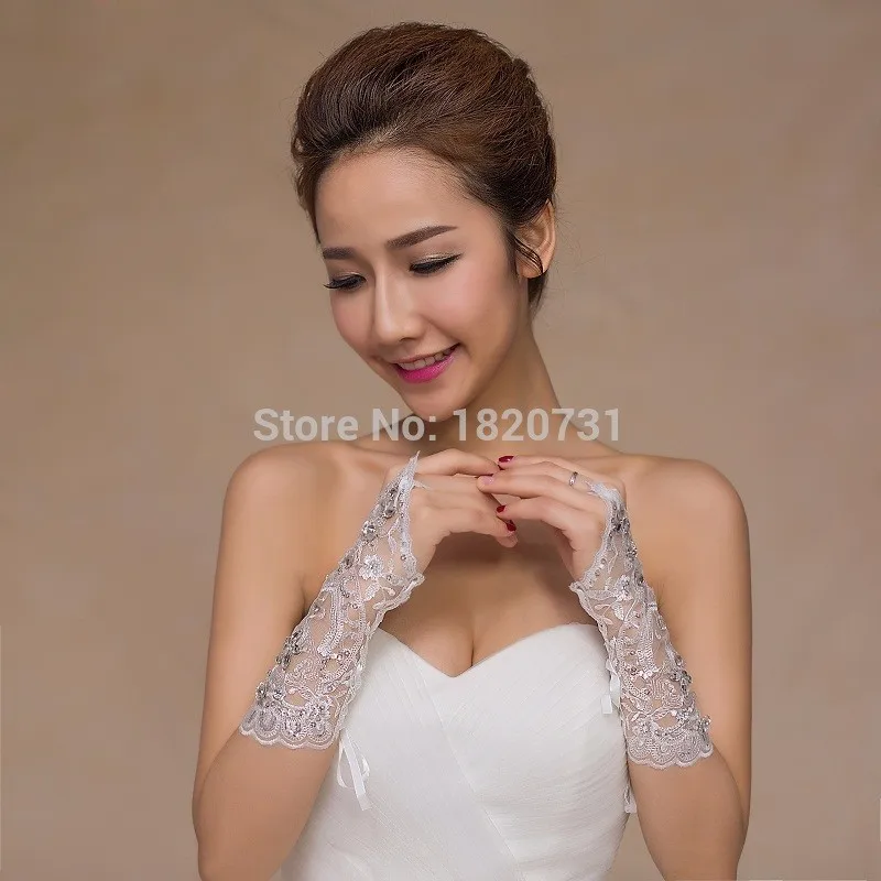 2017-Crystals-Beaded-Wedding-Gloves-Lace-Pascoa-Shorter-than-Opera-Length-Free-Size-Bridal-Glove-Fast (2)