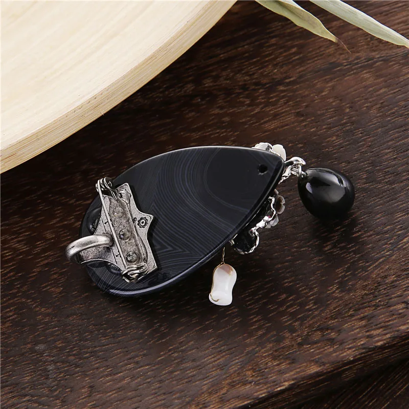 TDQUEEN Brooches Black Natural Stone Broches Shell Flower Safety Pin Jewelry Freshwater Pearl Beads Brooches for Women 2