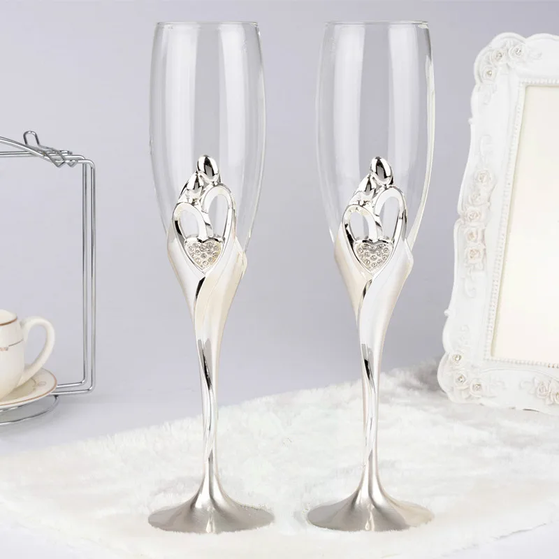 Fashion Bride And Groom Pattern Wedding Toasting Glasses Set Heart