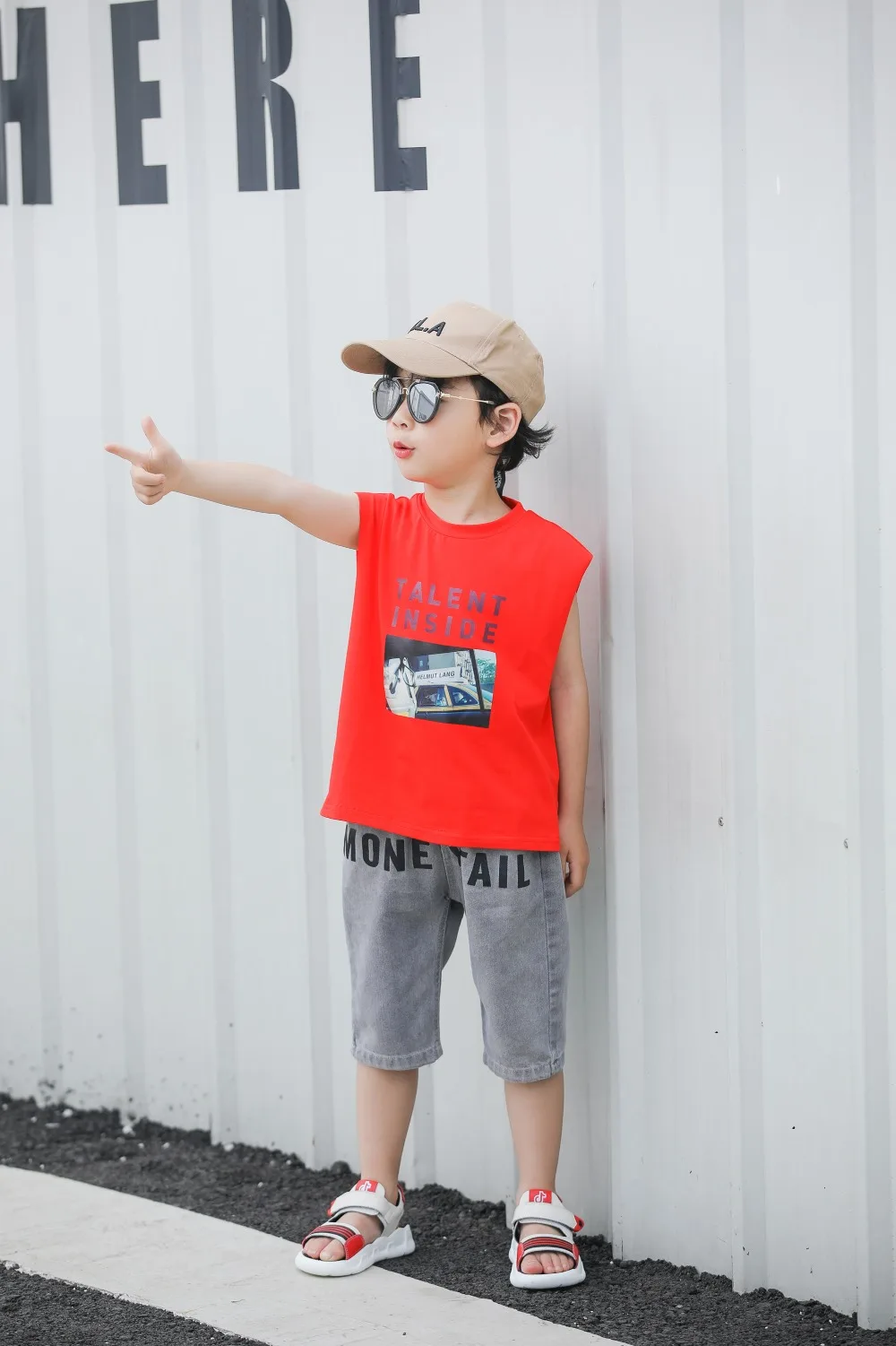 summer new non-slip beach shoes soft bottom wild magic stickers casual fashion children leather boys sandals