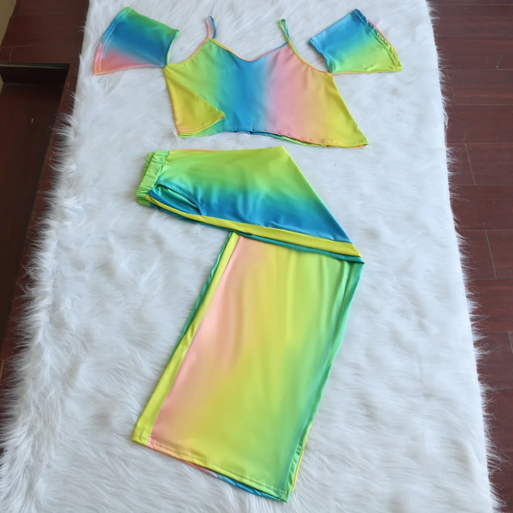 10884215580_836697622