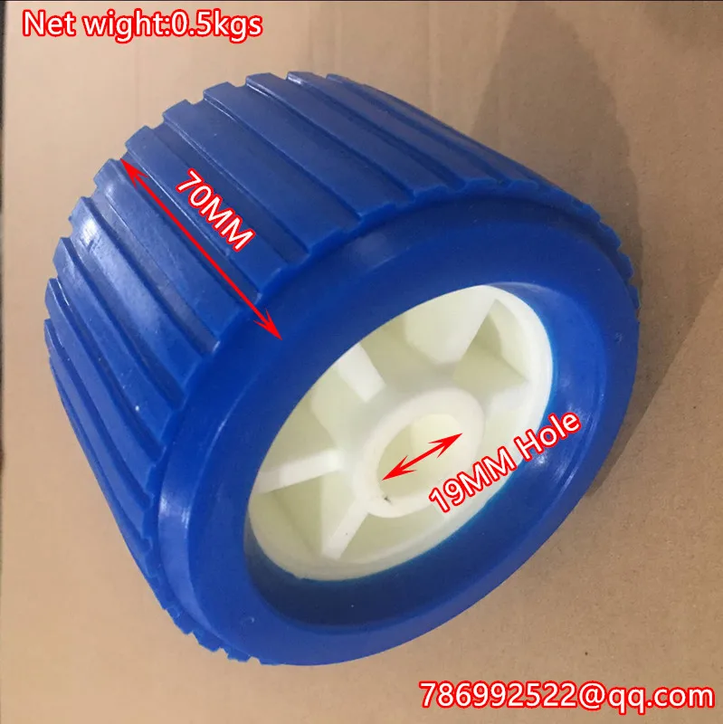 

BOAT TRAILER WOBBLE ROLLERS. 4" BLUE RIBBED 18mm Bore. Soft Wobble Roller