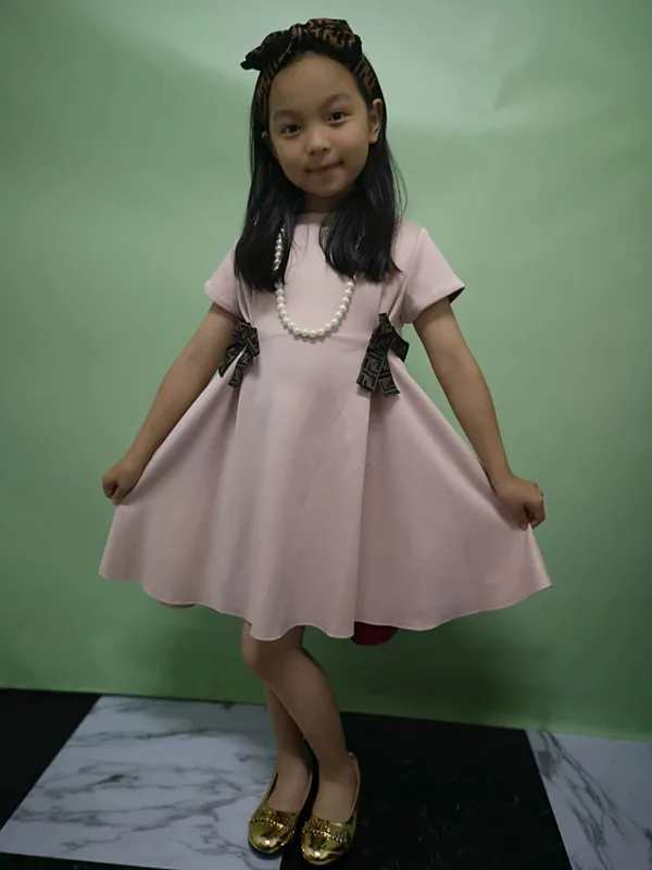 

Girls' 2019 Summer Fashion Dress kids Party high quality dress And kids necklace
