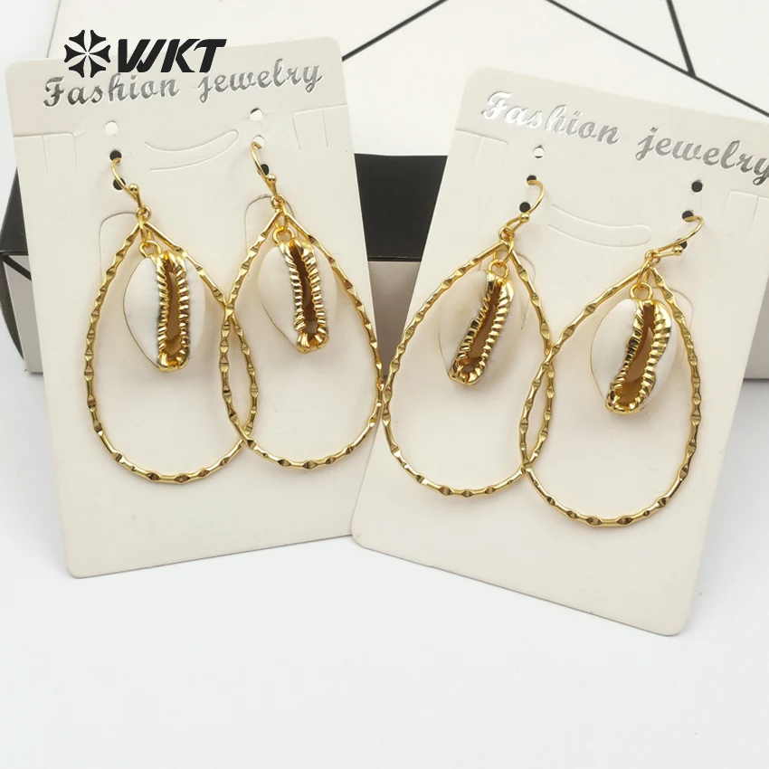 WT-E446 Big Water Drop Shape Metal Hoop With Tiny Gold Trim Cowrie Earring Wild Coast Sea Shell Jewelry For Women Dangle | Украшения и