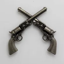 KB401) 10 шт. 1-1/" Западный Ковбой Декор Скрещенные кнопки 1861 Colt револьвер пистолеты Кнопка античный-Серебряный