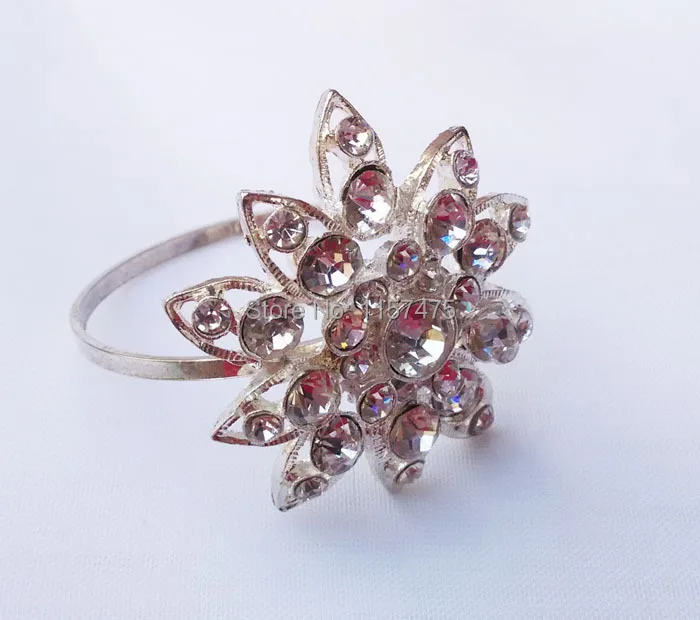 

HI9102 - Flower Napkin Ring with Rhinestones