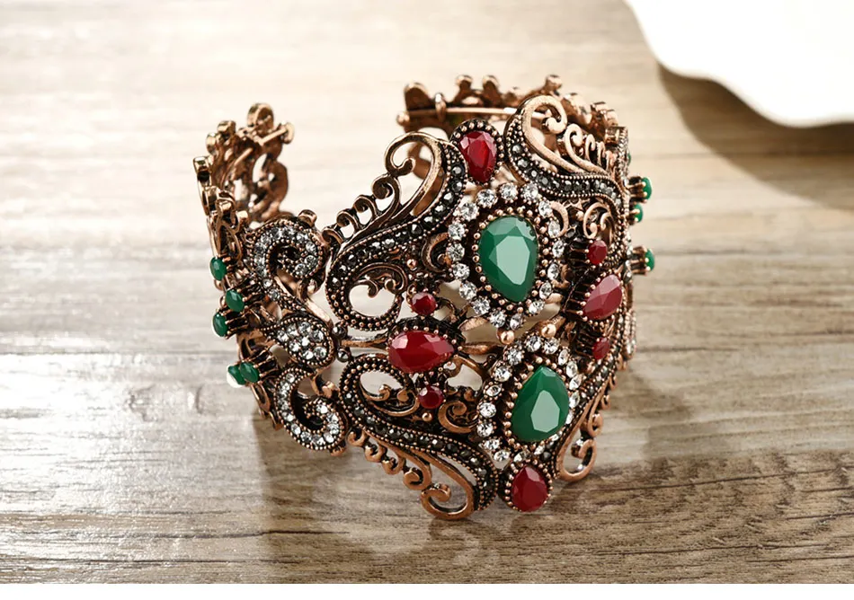 vintage-wide-cuff-bangle-green-color_04